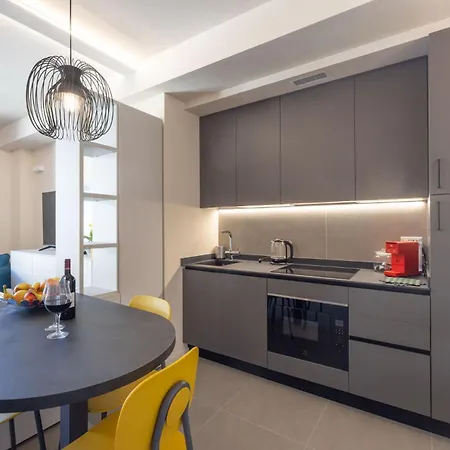 Ampio Monolocale Nel Centro Storico Di *