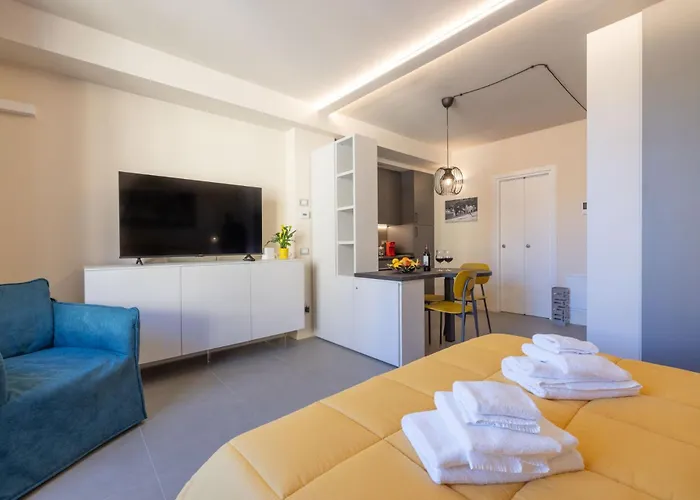 Ampio Monolocale Nel Centro Storico Di *